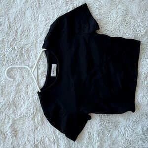 black Aritzia babaton cropped t-shirt size small